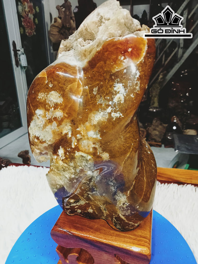 Tác Phẩm Đá Mã Não Cao 29 Ngang 12 (cm) 3,8kg