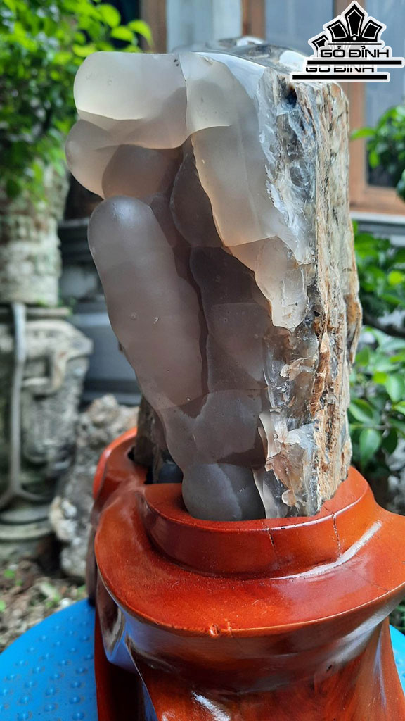 Tác Phẩm Đá Mã Não Cao 33 Ngang 20 (cm) 9kg