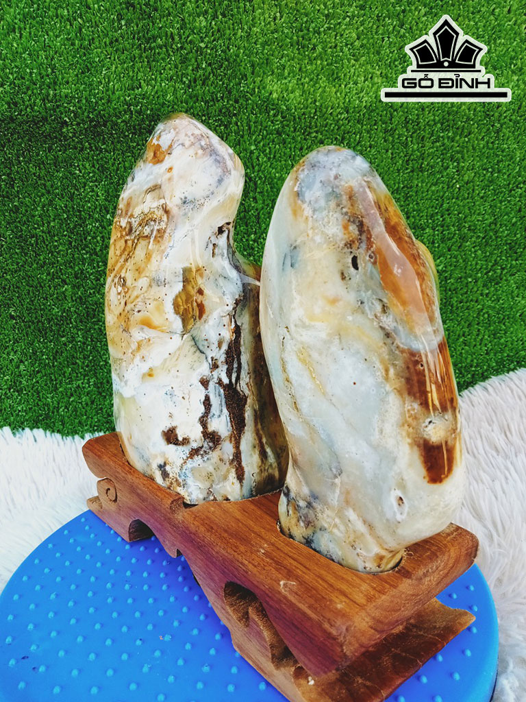 Tác Phẩm Đôi Đá Mã Não Cao 23 Ngang 22 (cm) 3,8kg