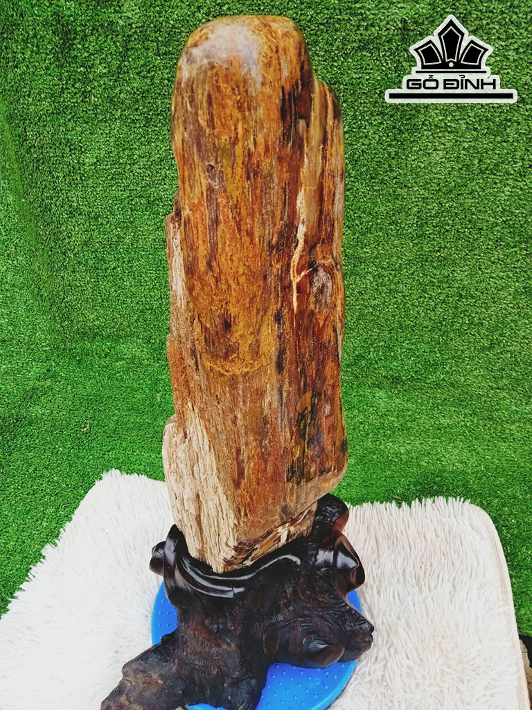 Tác Phẩm Gỗ Hóa Ngọc Cao 60 Ngang 13 (cm) 11,8kg