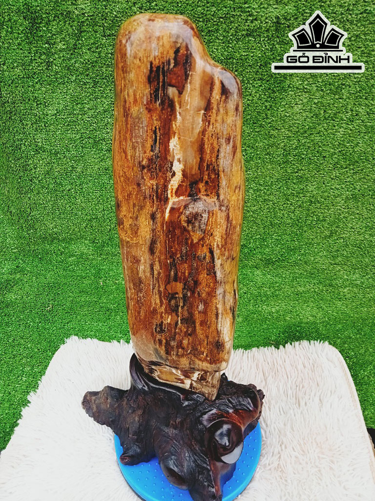 Tác Phẩm Gỗ Hóa Ngọc Cao 60 Ngang 13 (cm) 11,8kg