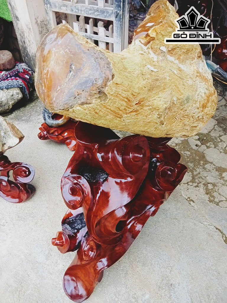 Tác Phẩm Gỗ Hóa Ngọc Cao 87 (cm) 80kg
