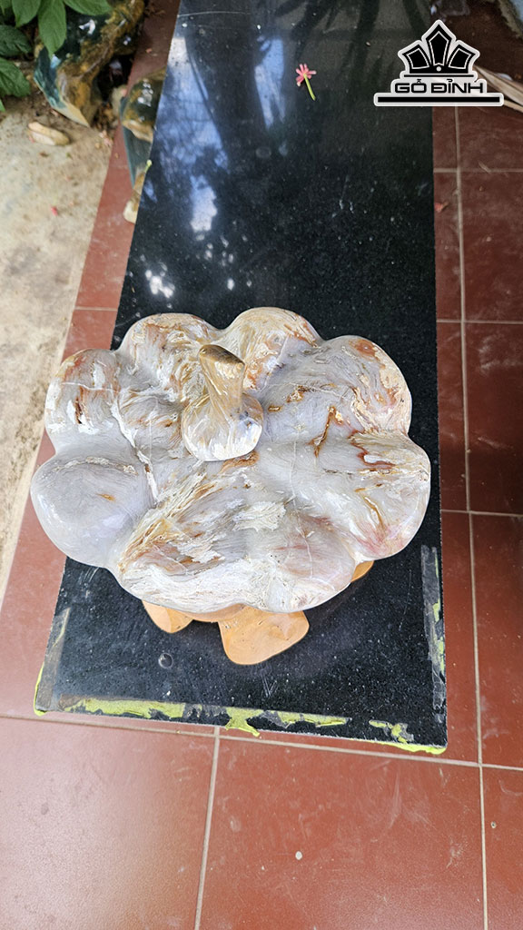 Tác Phẩm Bí Ngô Gỗ Hóa Ngọc Cao 30 Đường Kính 26 (cm) 15kg