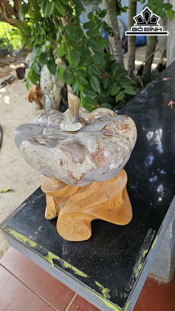 Tác Phẩm Bí Ngô Gỗ Hóa Ngọc Cao 30 Đường Kính 26 (cm) 15kg