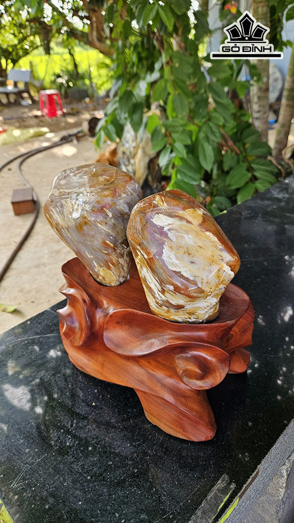 Tác Phẩm Gỗ Hóa Ngọc Cao 26 Ngang 25 (cm) 6kg