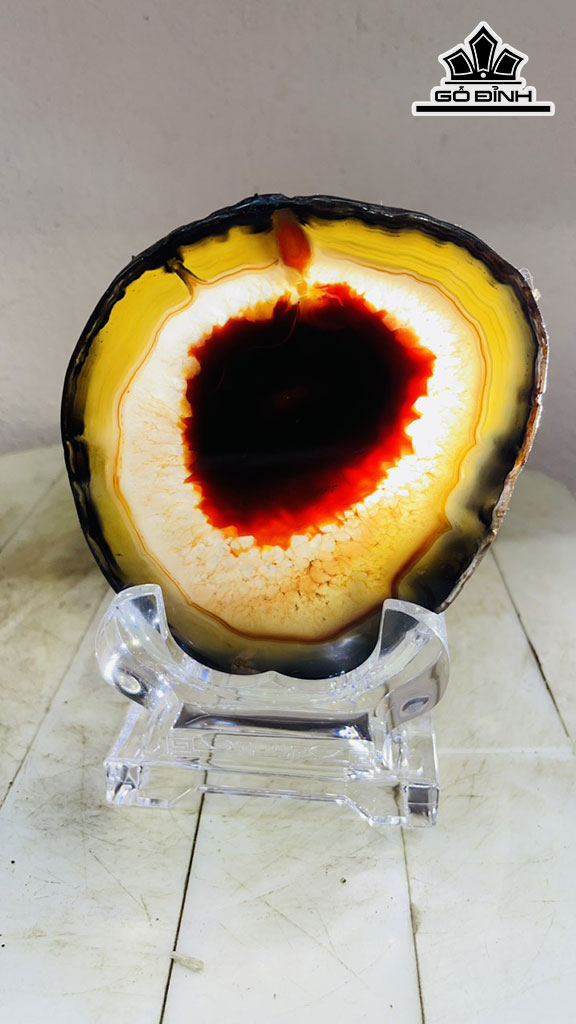 Tác Phẩm Đá Mã Não Cao 14 Rộng 10 (cm) 0,3kg