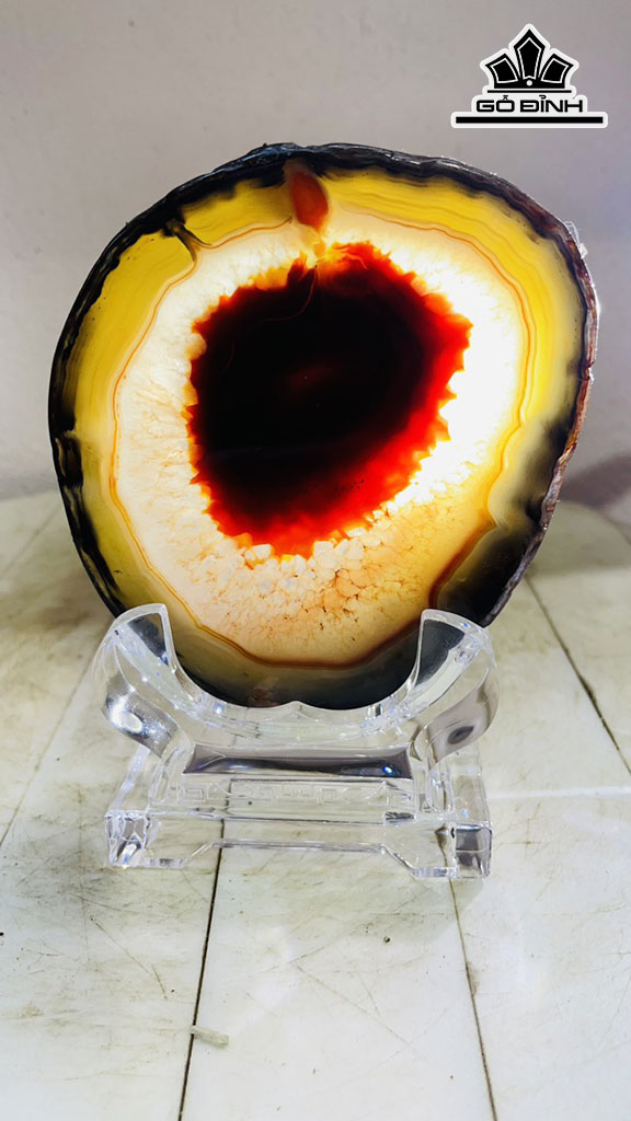 Tác Phẩm Đá Mã Não Cao 14 Rộng 10 (cm) 0,3kg