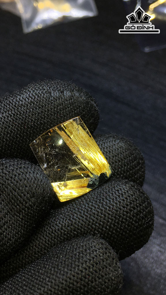 Mặt Dây Chuyền Đá Thạch Anh Tóc Vàng Cao 17,6 Ngang 14,9 Sâu 4,6 (mm) 2,3gr