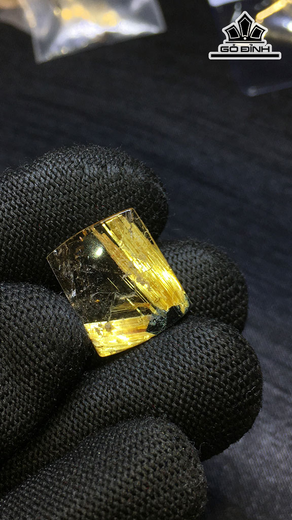 Mặt Dây Chuyền Đá Thạch Anh Tóc Vàng Cao 17,6 Ngang 14,9 Sâu 4,6 (mm) 2,3gr