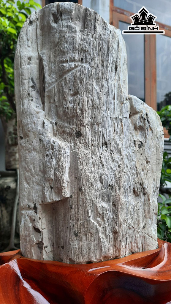 Tác Phẩm Gỗ Hóa Ngọc Cao 46 Ngang 20 (cm) 12,5kg