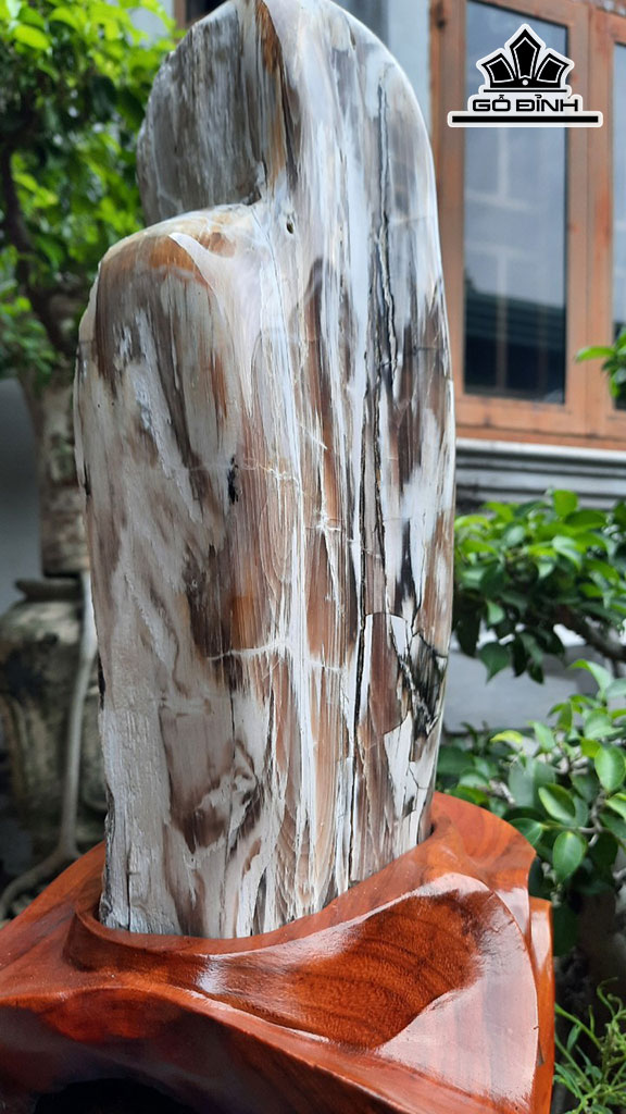 Tác Phẩm Gỗ Hóa Ngọc Cao 46 Ngang 20 (cm) 12,5kg