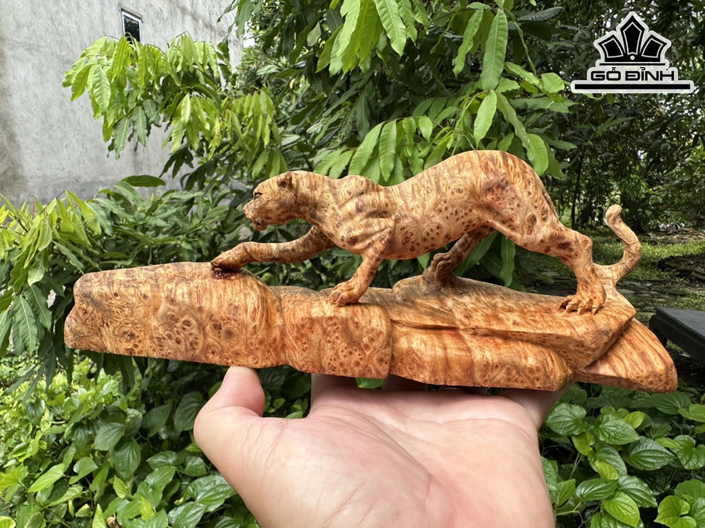 Tượng Báo Săn Mồi Gỗ Nu Ngọc Am Cao 9 Ngang 24 Sâu 8 (cm)