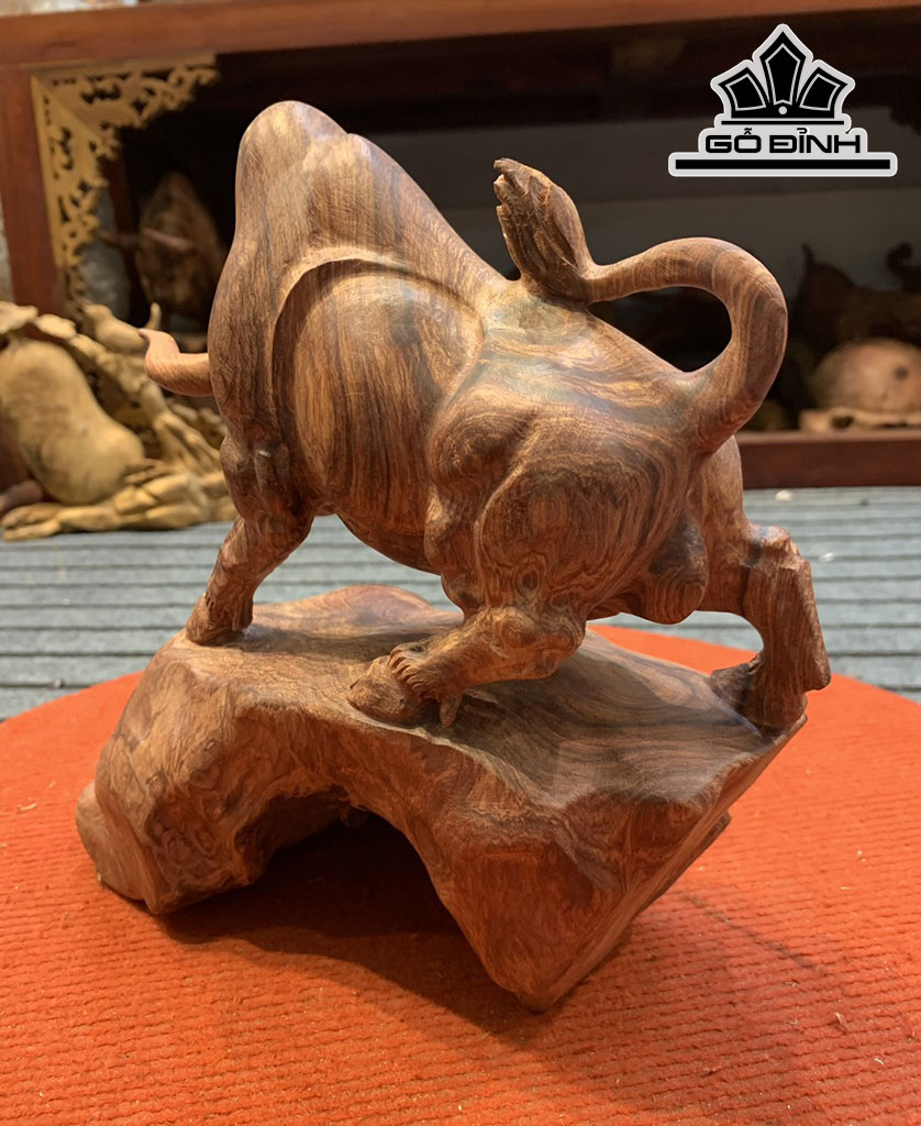 Tượng Bò Tót Gỗ Cẩm Cao 25 Ngang 26 Sâu 13 (cm)