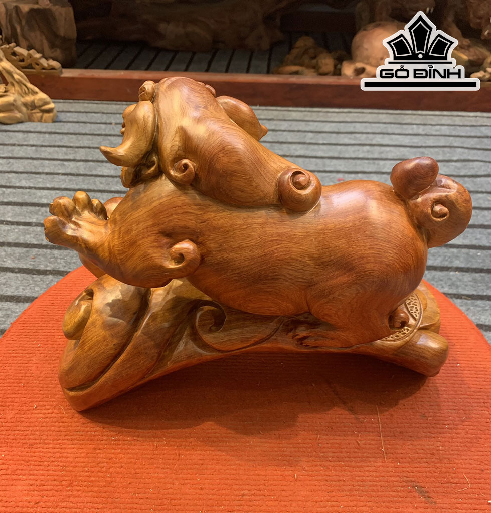 Tượng Nghê Gỗ Hương Cao 30 Ngang 38 Sâu 18 (cm)
