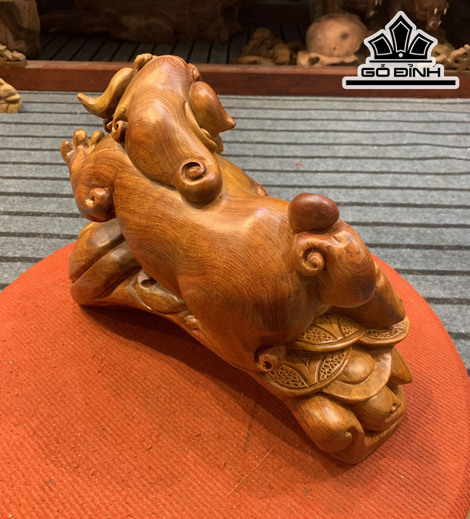 Tượng Nghê Gỗ Hương Cao 30 Ngang 38 Sâu 18 (cm)