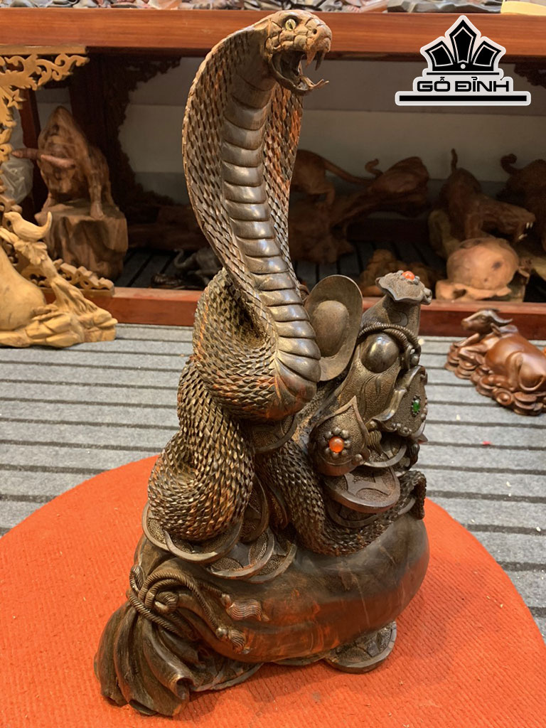 Tượng Rắn Phong Thủy Gỗ Trắc Cao 45 Ngang 32 Sâu 16 (cm)