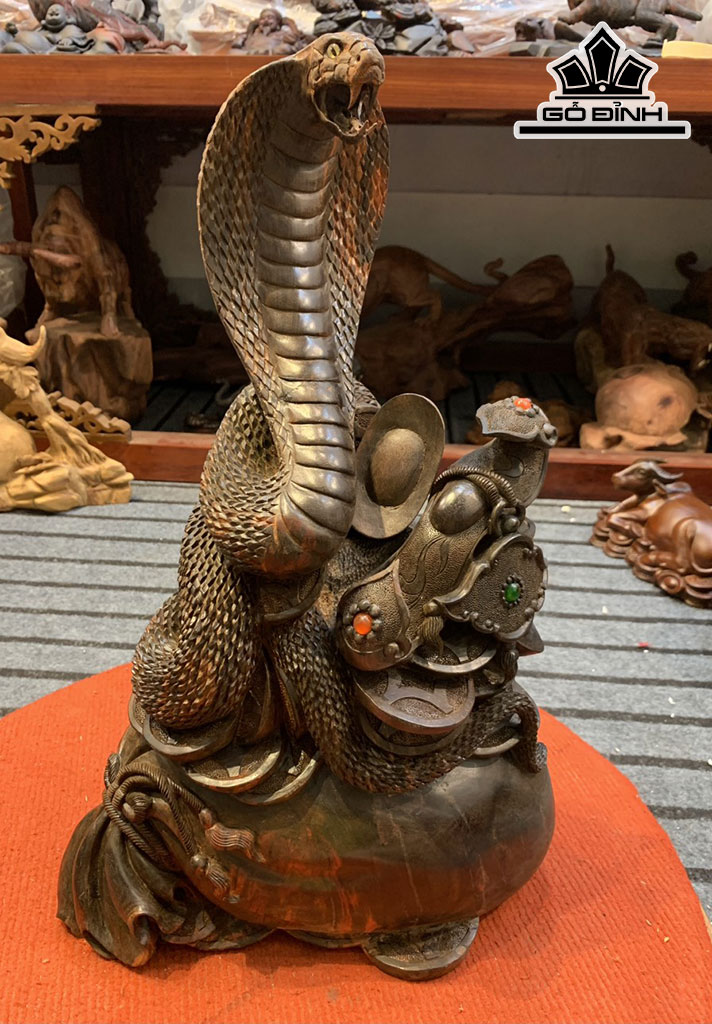 Tượng Rắn Phong Thủy Gỗ Trắc Cao 45 Ngang 32 Sâu 16 (cm)