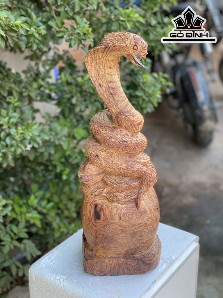 Tượng Rắn Phong Thủy Gỗ Cẩm Cao 44 Ngang 25 Sâu 18 (cm)