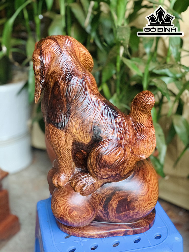 Tượng Chó Gỗ Cẩm Cao 32 Ngang 22 Sâu 20 (cm)