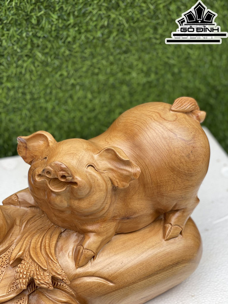 Tượng Heo Gỗ Ngọc Am Cao 25 Ngang 35 Sâu 17 (cm)