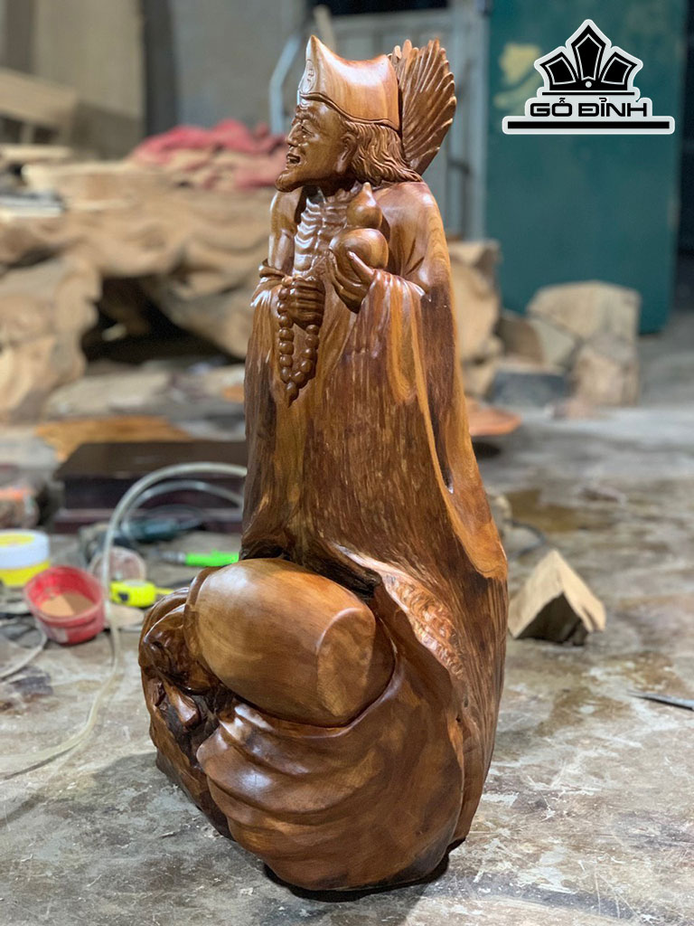 Tượng Tế Công Gỗ Lũa Ngọc Am Cao 83 Ngang 52 Sâu 33 (cm)