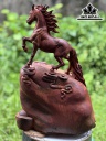 Tượng Ngựa Phong Thủy (Nhất Mã Phi Thiên) Gỗ Trắc Cao 45 Ngang 30 Sâu 20 (cm)