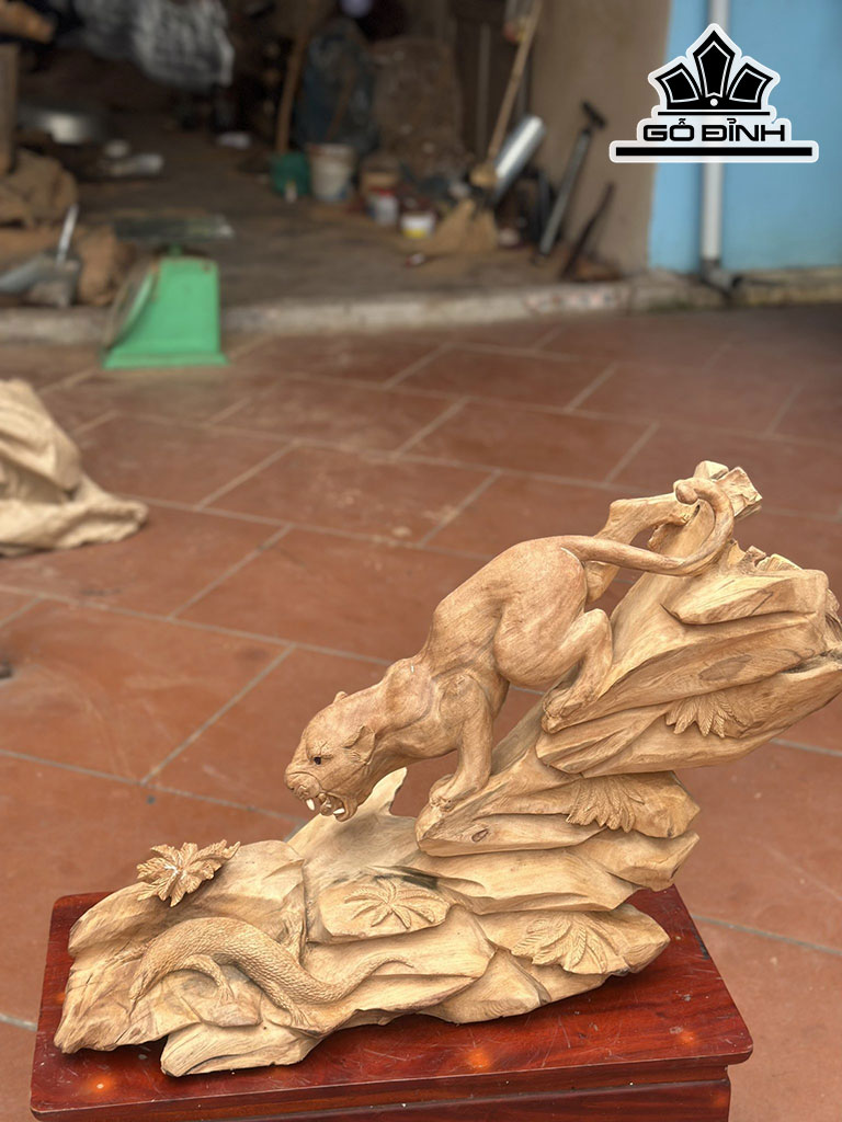 Tượng Báo Săn Mồi Gỗ Ngọc Am Cao 46 Ngang 71 Sâu 26 (cm)