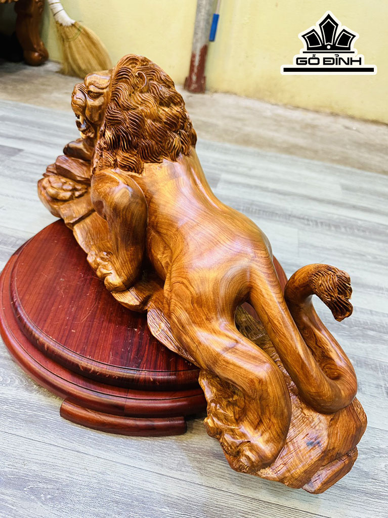 Tượng Sư Tử Gỗ Hương Cao 27 Ngang 72 Sâu 21 (cm)