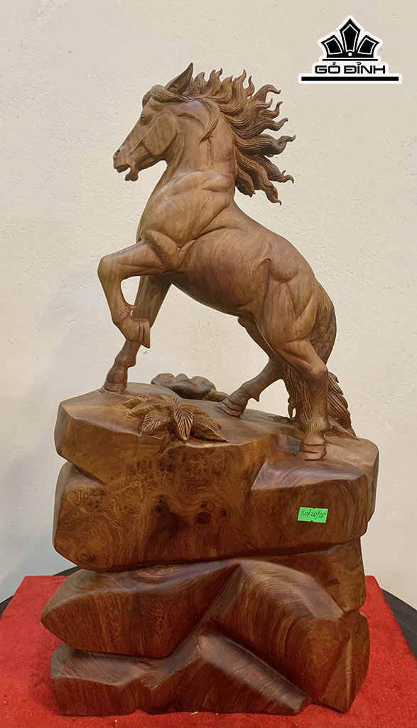 Tượng Ngựa Phong Thủy (Nhất Mã Phi Thiên) Gỗ Hương Cao 58 Ngang 28 Sâu 18 (cm)