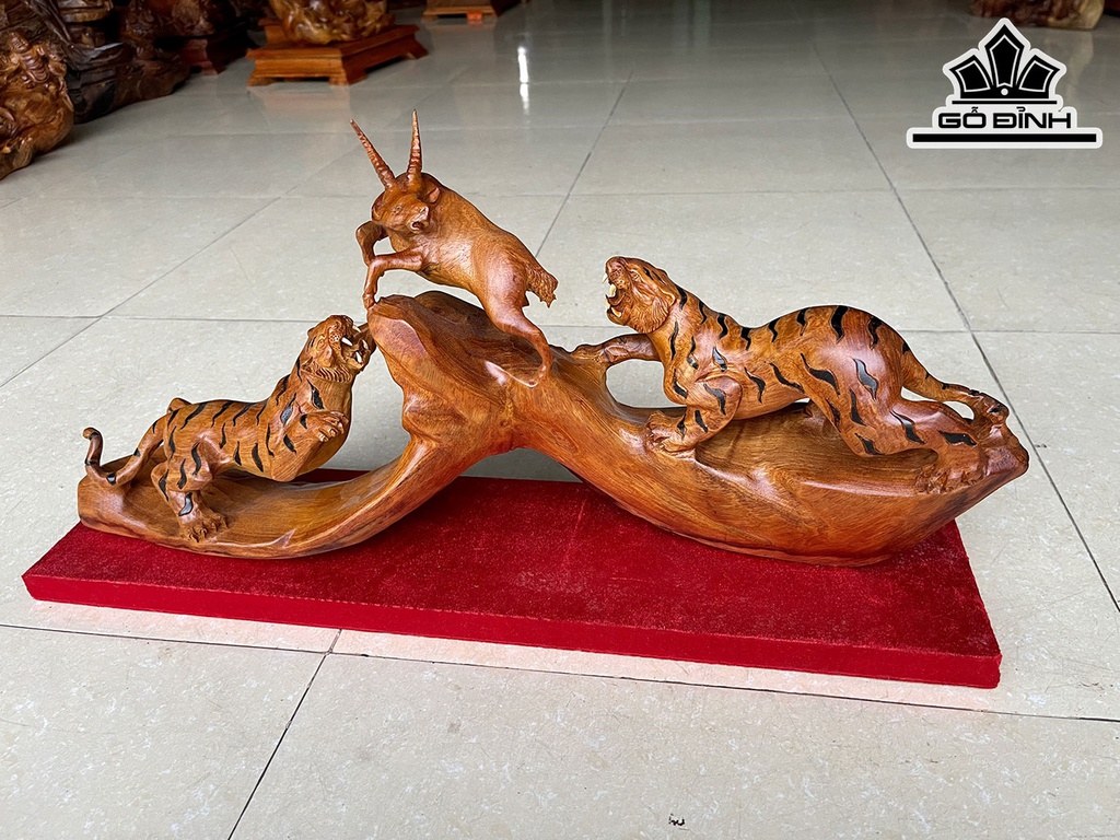 Tác Phẩm Sinh Tồn Gỗ Hương Cao 33 Ngang 63 Sâu 12 (cm)