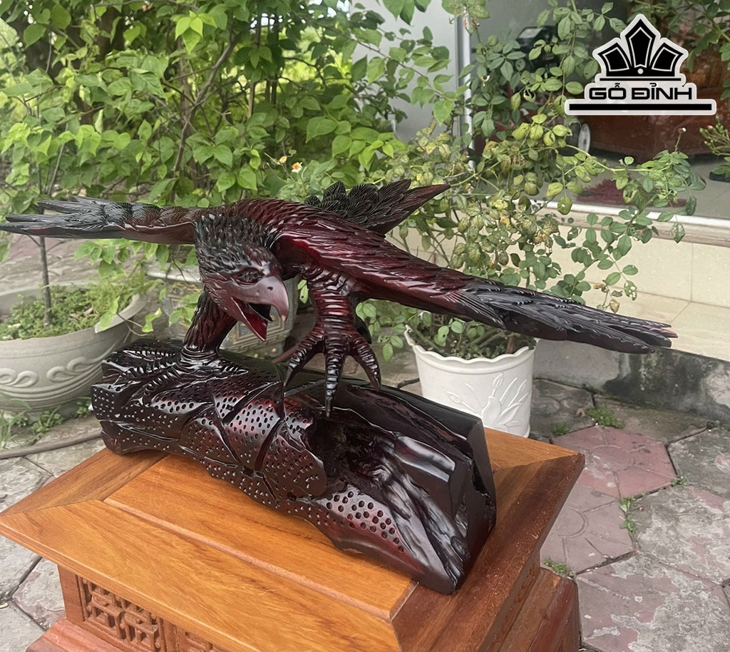 Tượng Đại Bàng Săn Mồi Gỗ Trắc Cao 24 Ngang 56 Sâu 32 (cm)