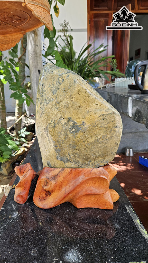 Tác Phẩm Đá Canxedon Cao 42 Ngang 23 (cm) 6kg