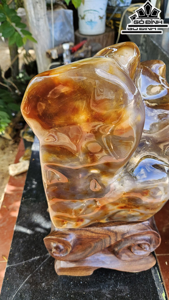 Tác Phẩm Đá Mã Não Cao 52 Ngang 23 (cm) 16kg