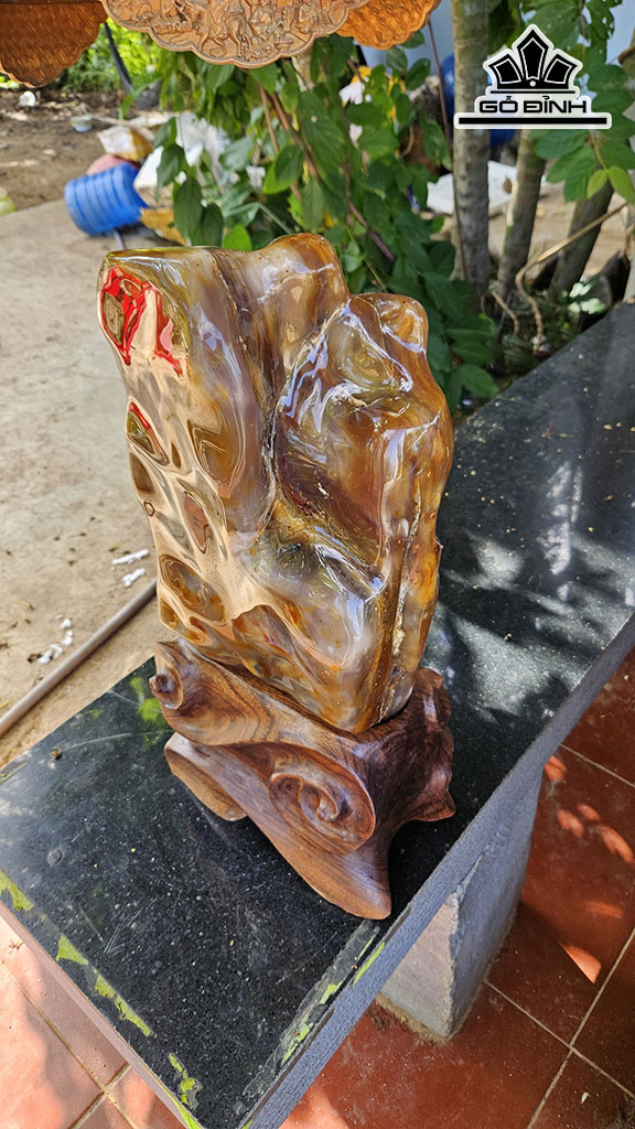 Tác Phẩm Đá Mã Não Cao 52 Ngang 23 (cm) 16kg