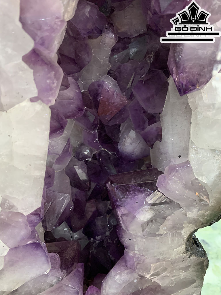 Động Đá Thạch Anh Tím Cao 42 Ngang 20 Sâu 18 (cm) 19,58kg