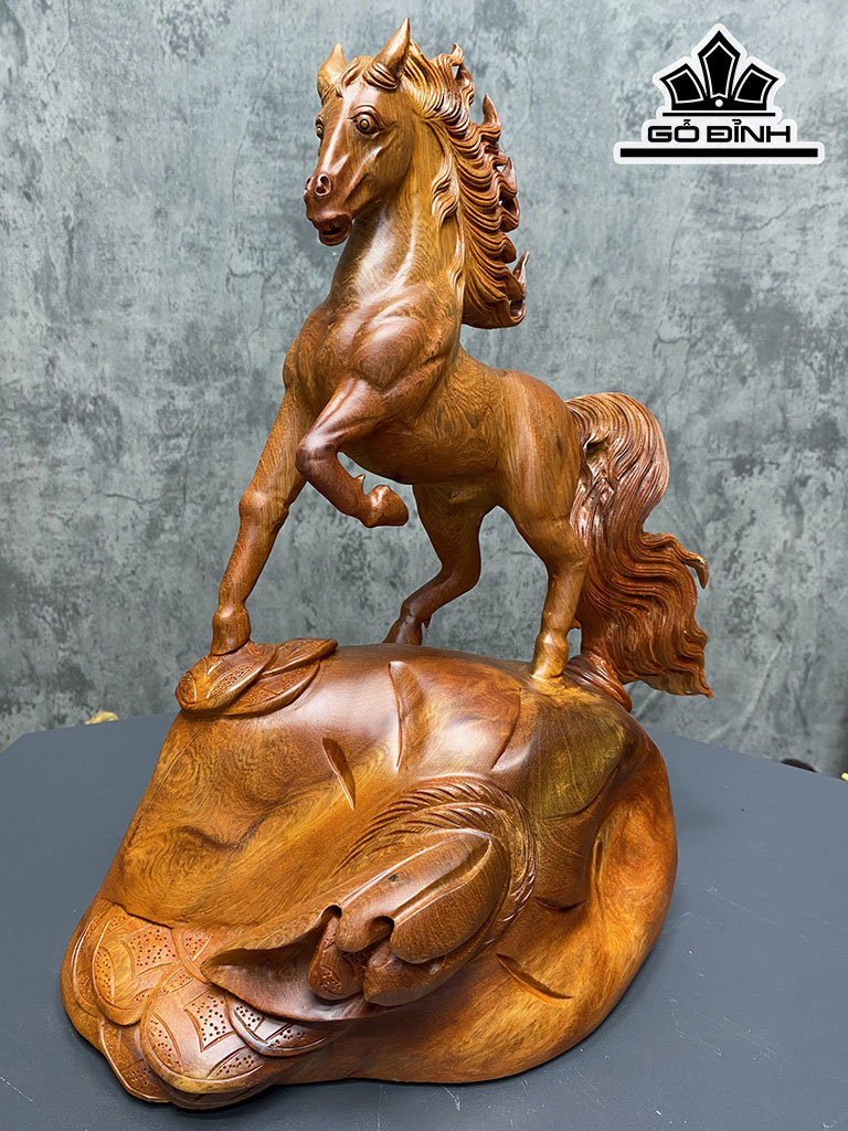 Tượng Ngựa Phong Thủy (Nhất Mã Phi Thiên) Gỗ Hương Cao 42 Ngang 36 Sâu 20 (cm)