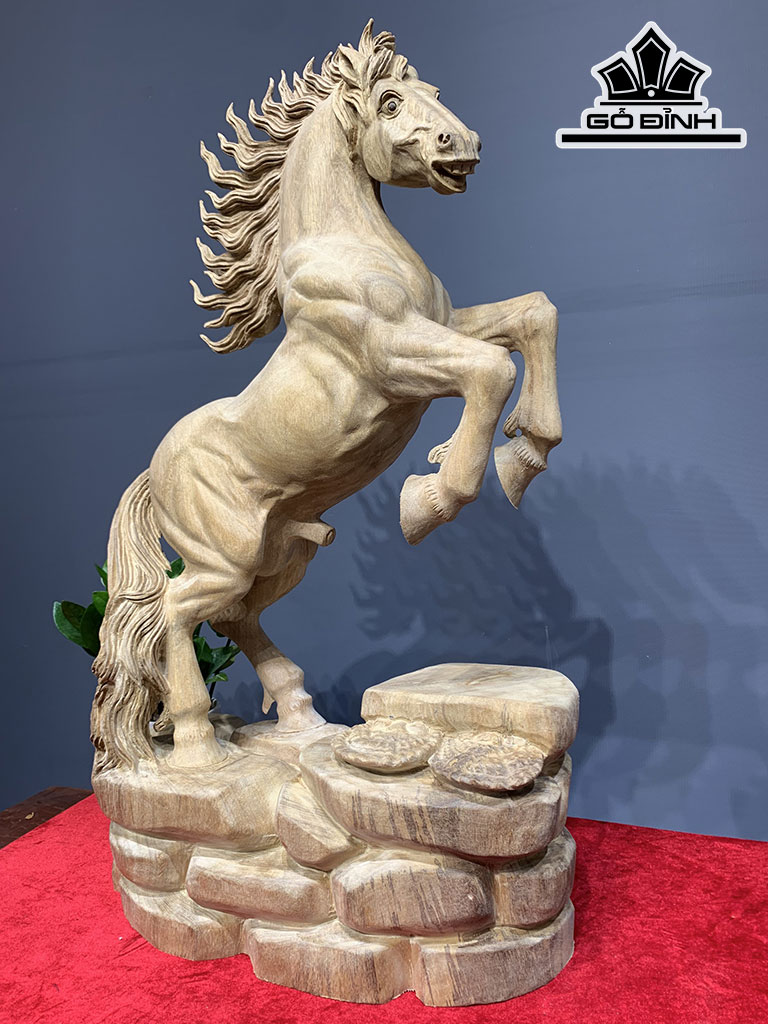 Tượng Ngựa Phong Thủy (Nhất Mã Phi Thiên) Gỗ Xá Xị Cao 70 Ngang 45 Sâu 20 (cm)