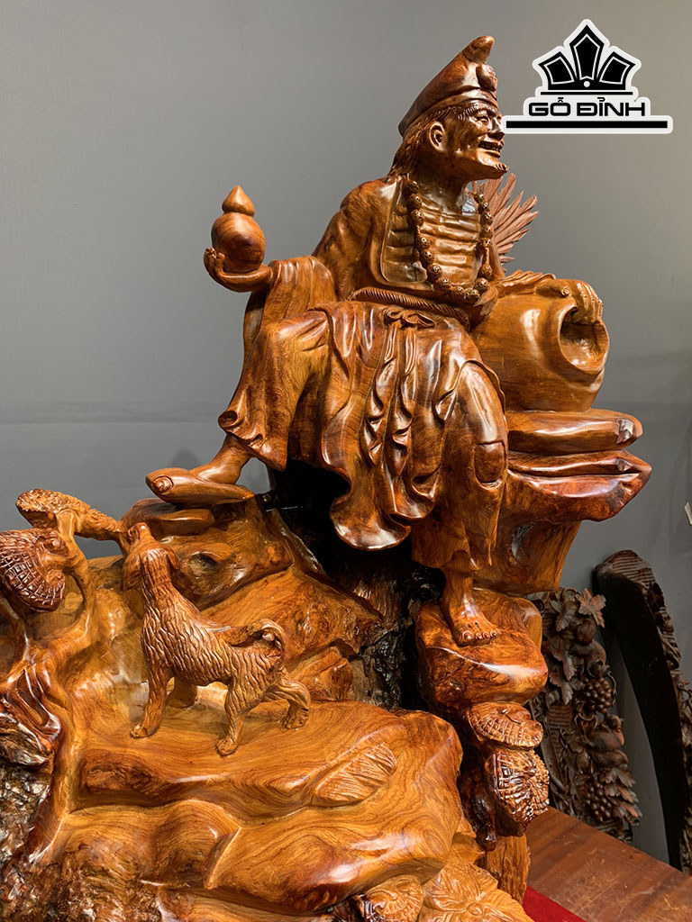 Tượng Tế Công Gỗ Hương Cao 86 Ngang 55 Sâu 35 (cm)