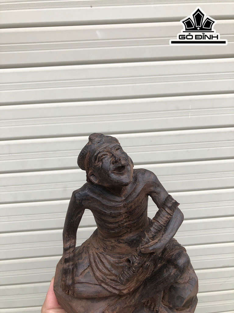 Tượng Lão Nông Bắn Thuốc Lào Gỗ Trắc Cao 19 Ngang 14 Sâu 9 (cm)