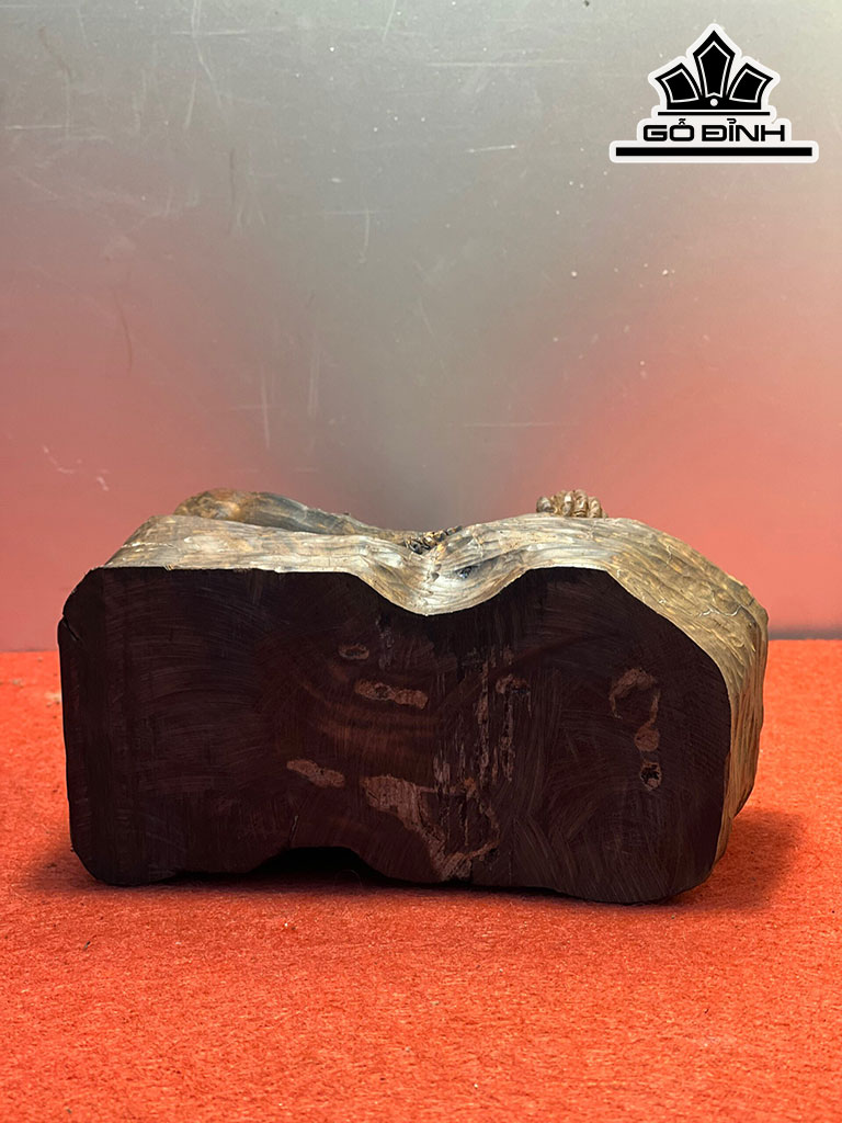 Tượng Lão Nông Bắn Thuốc Lào Gỗ Trắc Cao 21 Ngang 14 Sâu 8 (cm)