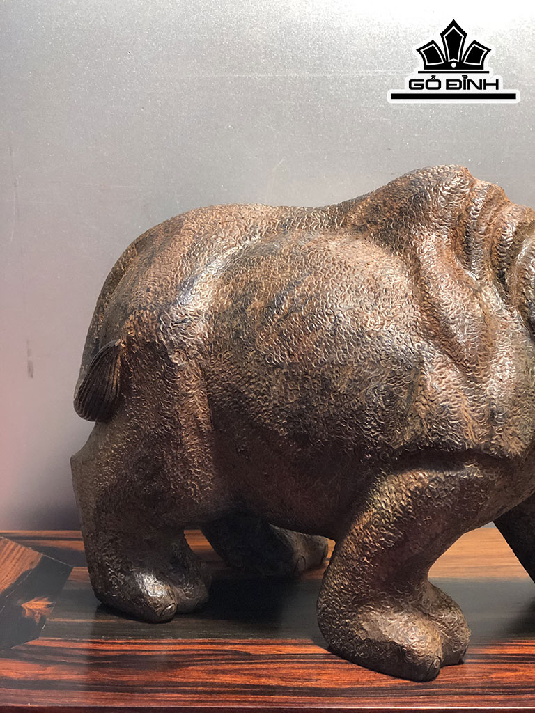 Tượng Tê Giác Gỗ Trắc Cao 14 Ngang 21 Sâu 10 (cm)