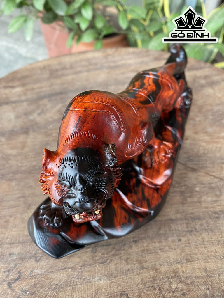 Tượng Hổ Phong Thủy Gỗ Trắc Cao 11 Ngang 26 Sâu 7,5 (cm)