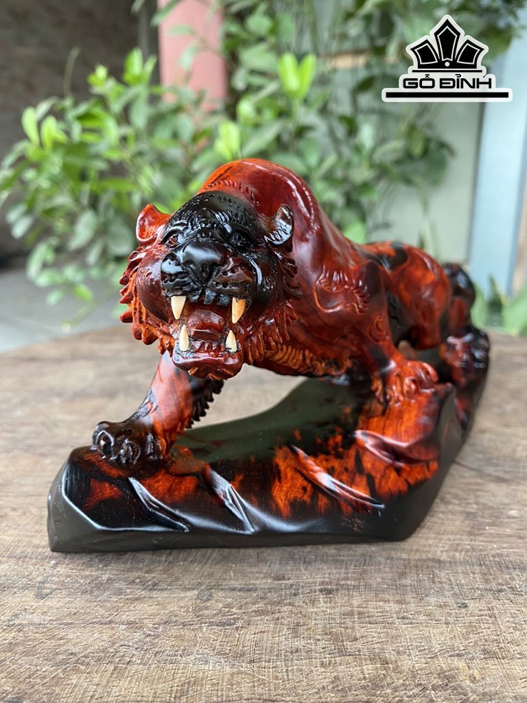 Tượng Hổ Phong Thủy Gỗ Trắc Cao 11 Ngang 26 Sâu 7,5 (cm)