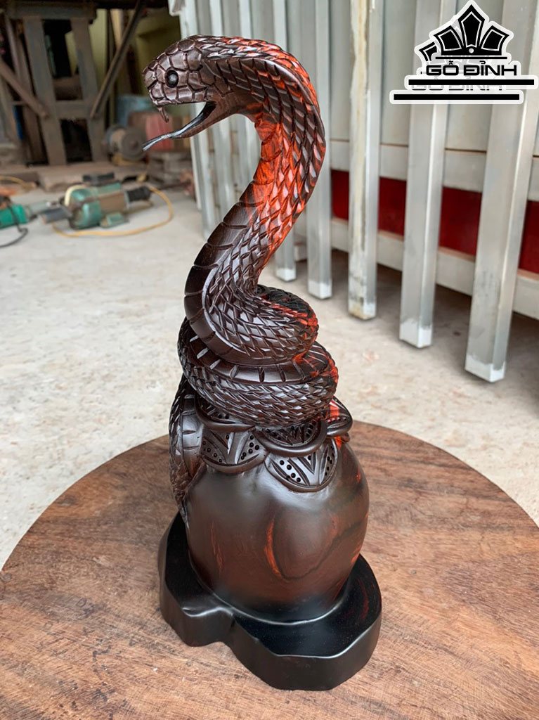 Tượng Rắn Phong Thủy Gỗ Trắc Cao 33 Ngang 19 Sâu 13 (cm)