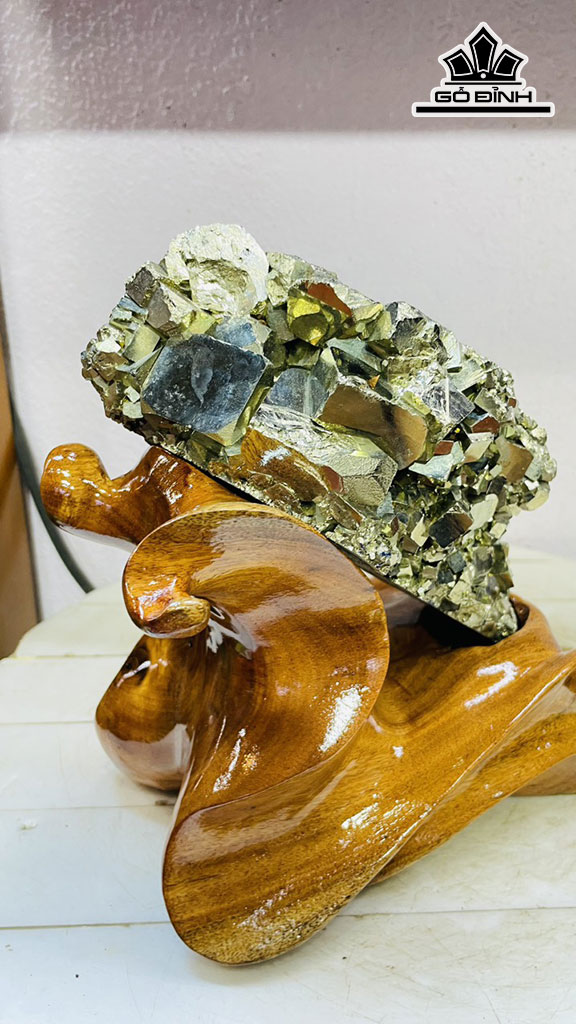 Tinh Thể Đá Pyrite Cao 22 Rộng 18 (cm) 3kg Luôn đế