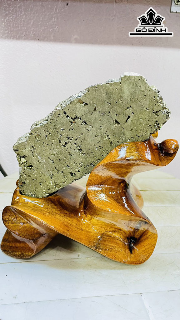 Tinh Thể Đá Pyrite Cao 22 Rộng 18 (cm) 3kg Luôn đế