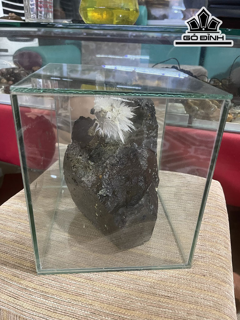 Bông Hoa Ưu Đàm Đá Trầm Tích Cao 21 Ngang 18 Sâu18(cm) 4,8kg