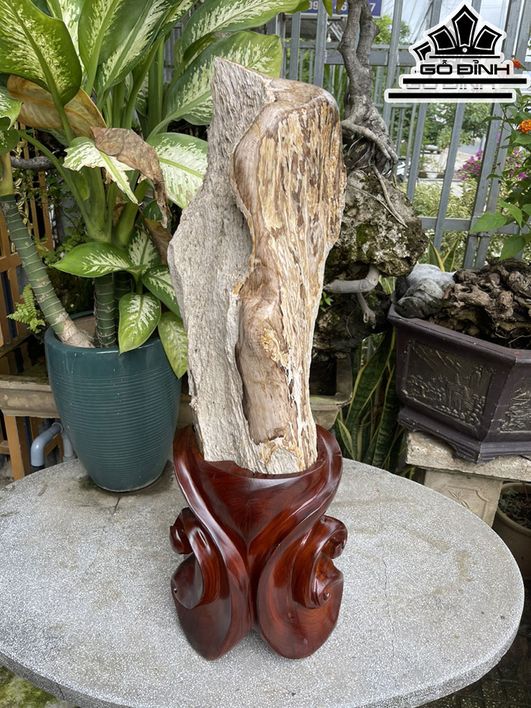 Tác Phẩm Đá Mã Não Cao 80(cm) 31kg