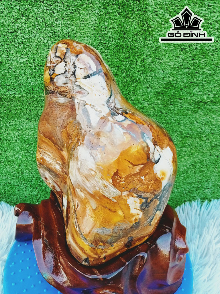 Tác Phẩm Gỗ Hóa Ngọc Cao 27 Ngang17 (cm) 6kg