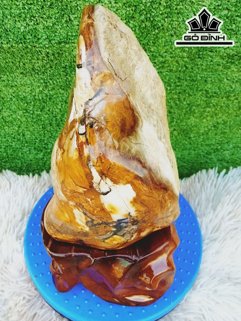 Tác Phẩm Gỗ Hóa Ngọc Cao 27 Ngang17 (cm) 6kg